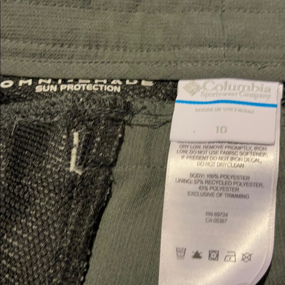 Columbia green shorts Size 10 - Picture 8 of 15